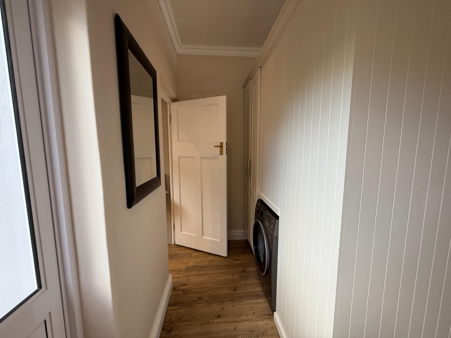 To Let 1 Bedroom Property for Rent in Harfield Village Western Cape
